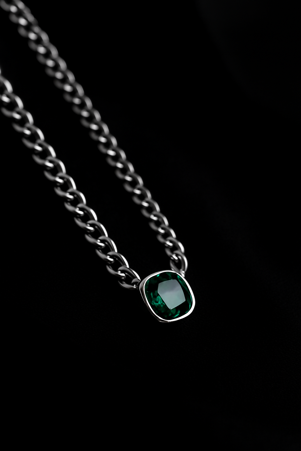 Gravín Chains – The Weight of Presence