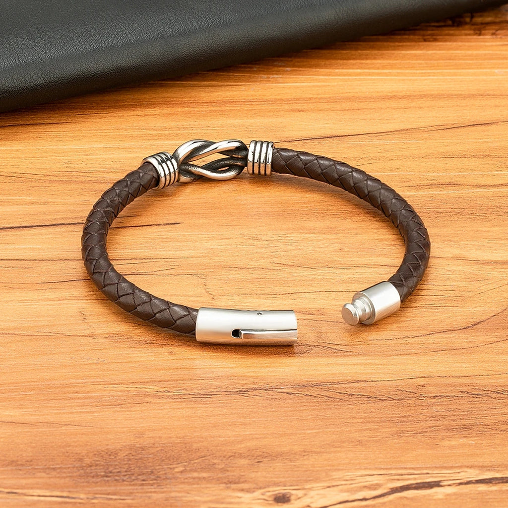 Gravín Knot Clasp Leather Bracelet – Minimalist Steel Accent