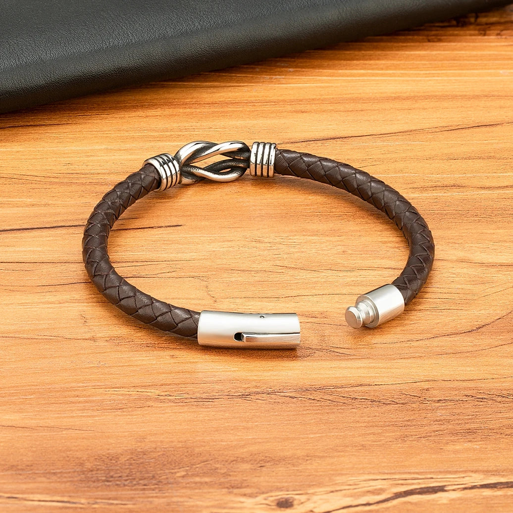 Gravín Knot Clasp Leather Bracelet – Minimalist Steel Accent