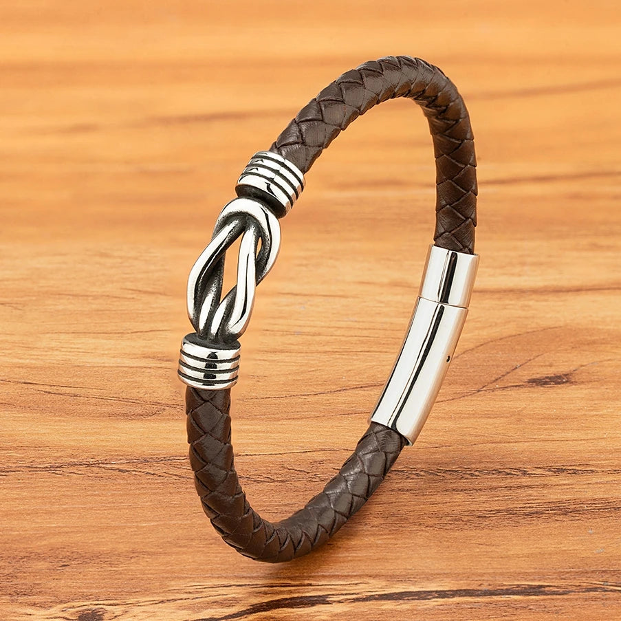 Gravín Knot Clasp Leather Bracelet – Minimalist Steel Accent