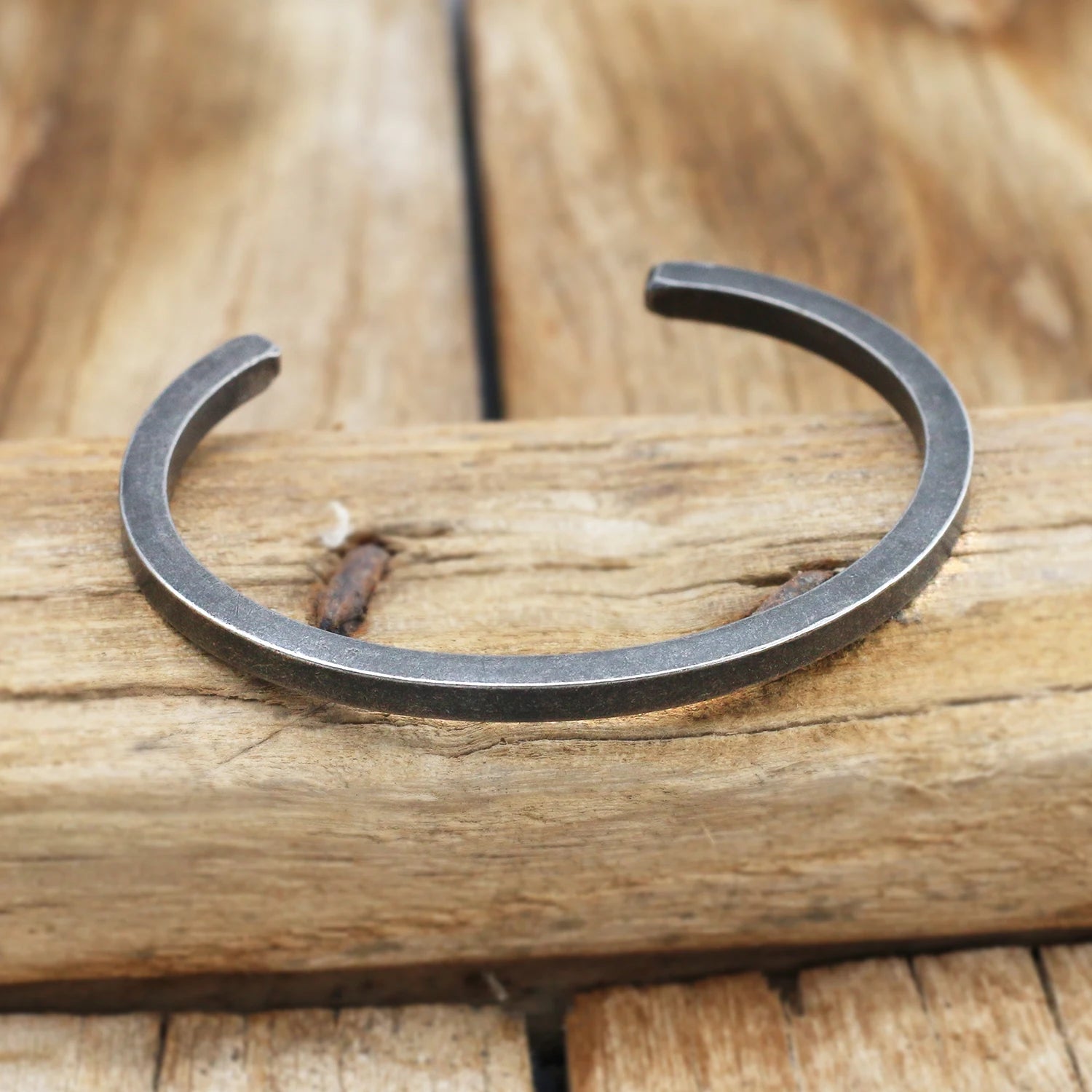 Gravín Raw Iron Cuff Collection – Forged Steel Bracelets for Men