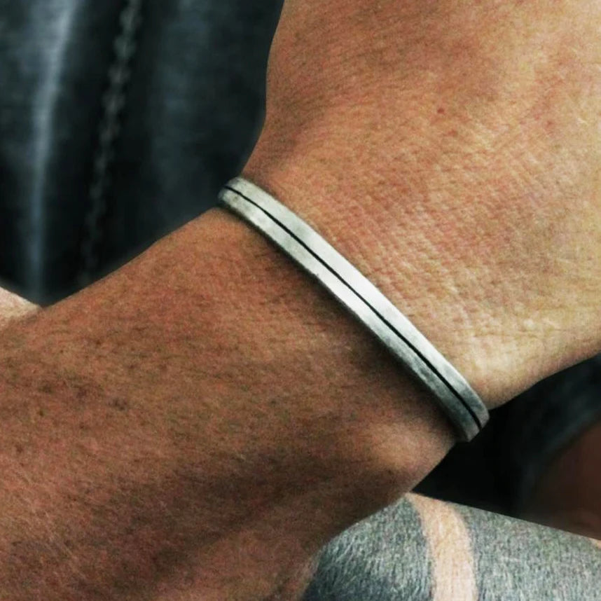 Gravín Raw Iron Cuff Collection – Forged Steel Bracelets for Men