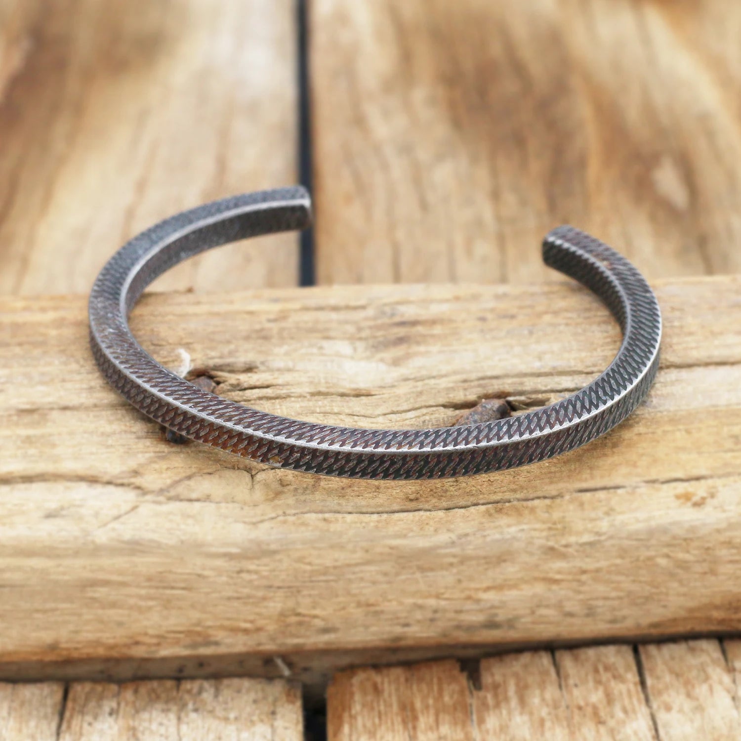 Gravín Raw Iron Cuff Collection – Forged Steel Bracelets for Men