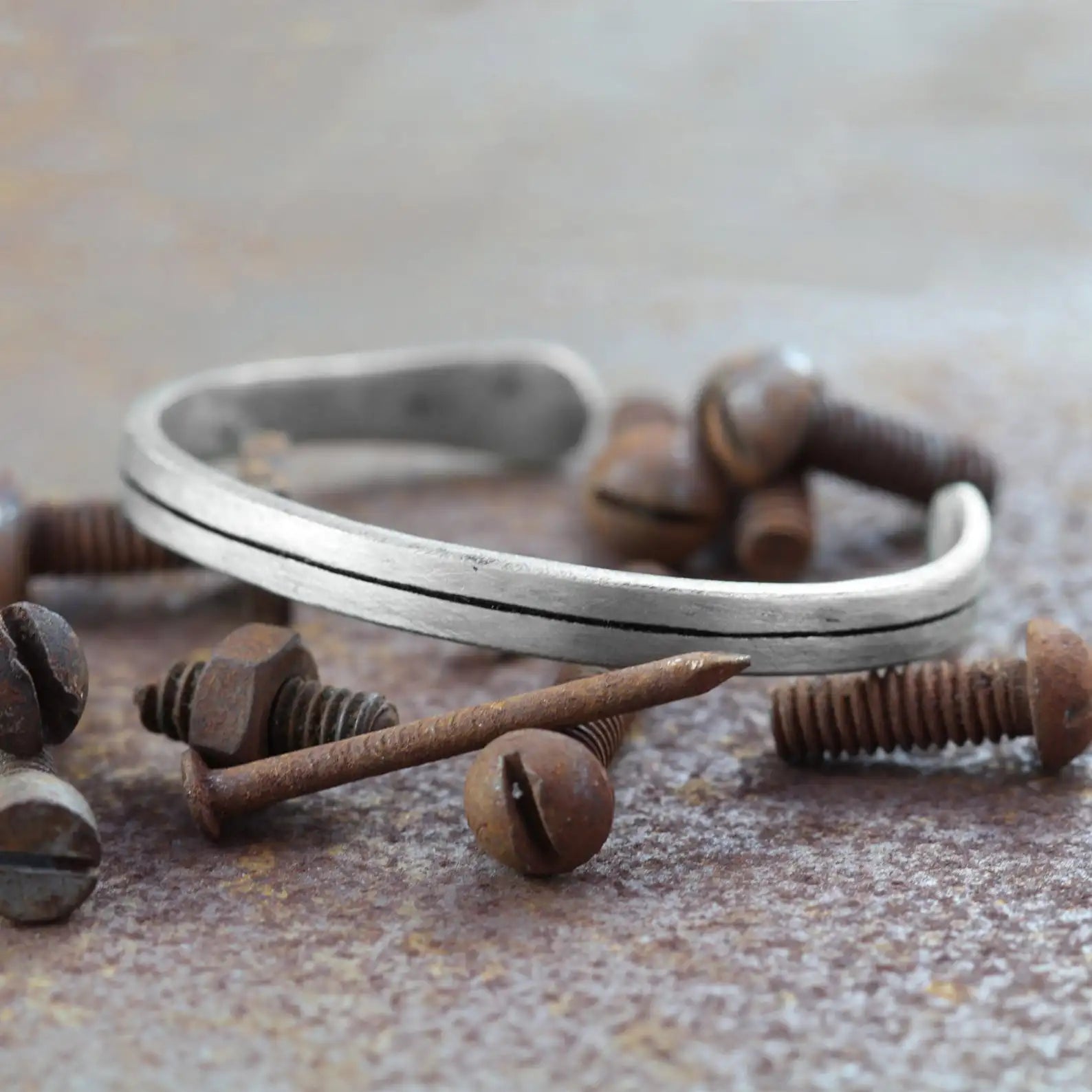 Gravín Raw Iron Cuff Collection – Forged Steel Bracelets for Men
