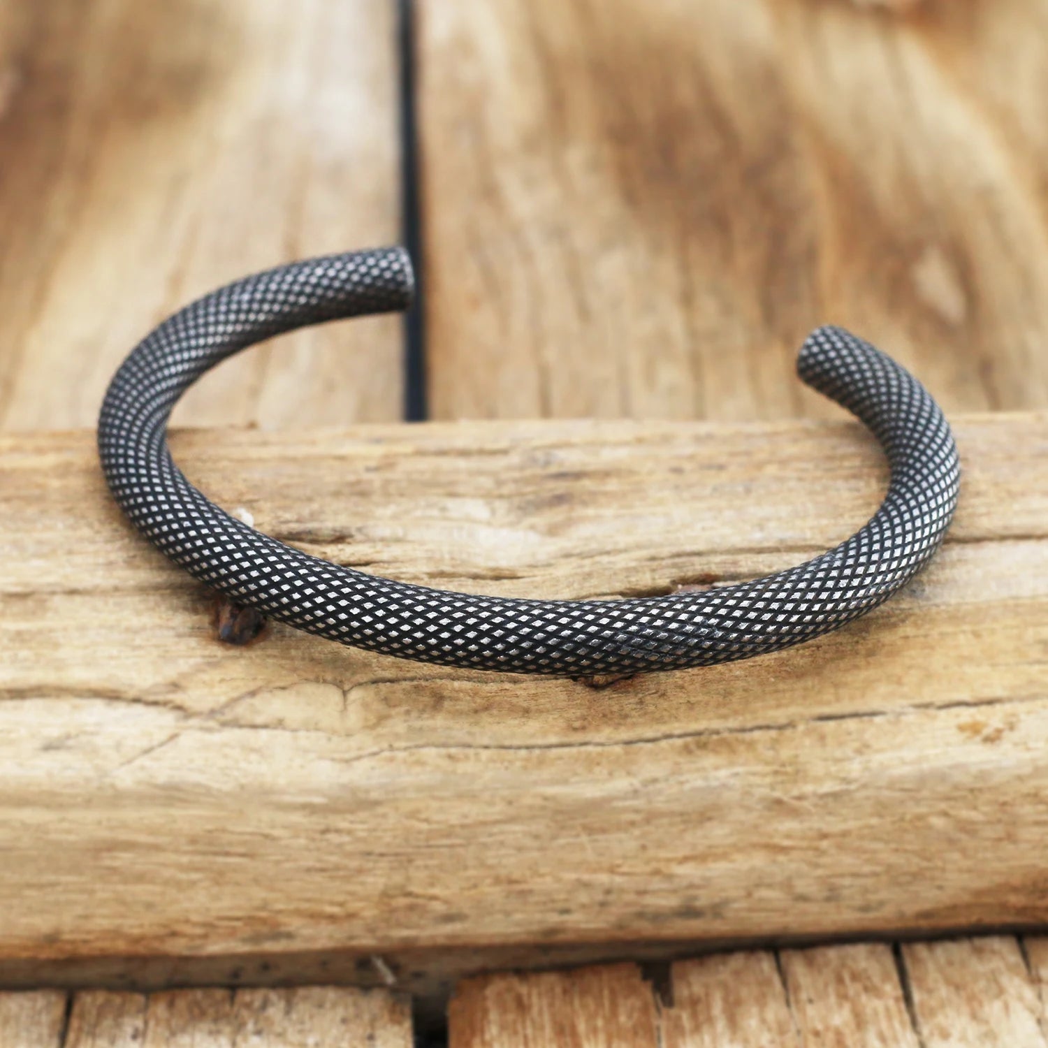 Gravín Raw Iron Cuff Collection – Forged Steel Bracelets for Men