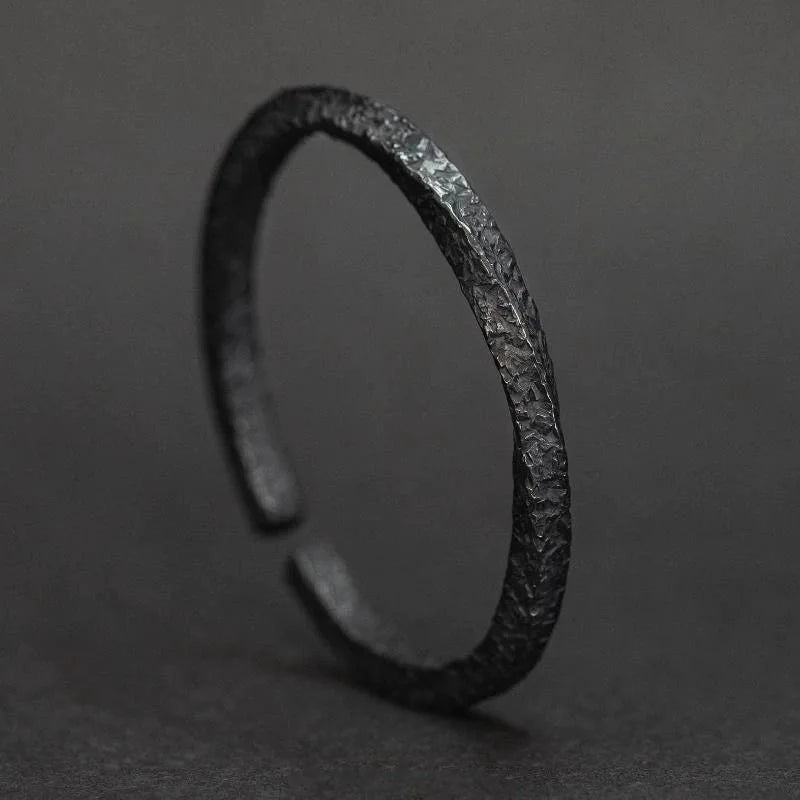 Gravín Obsidian Mobius Cuff – Raw Black Infinity Bracelet