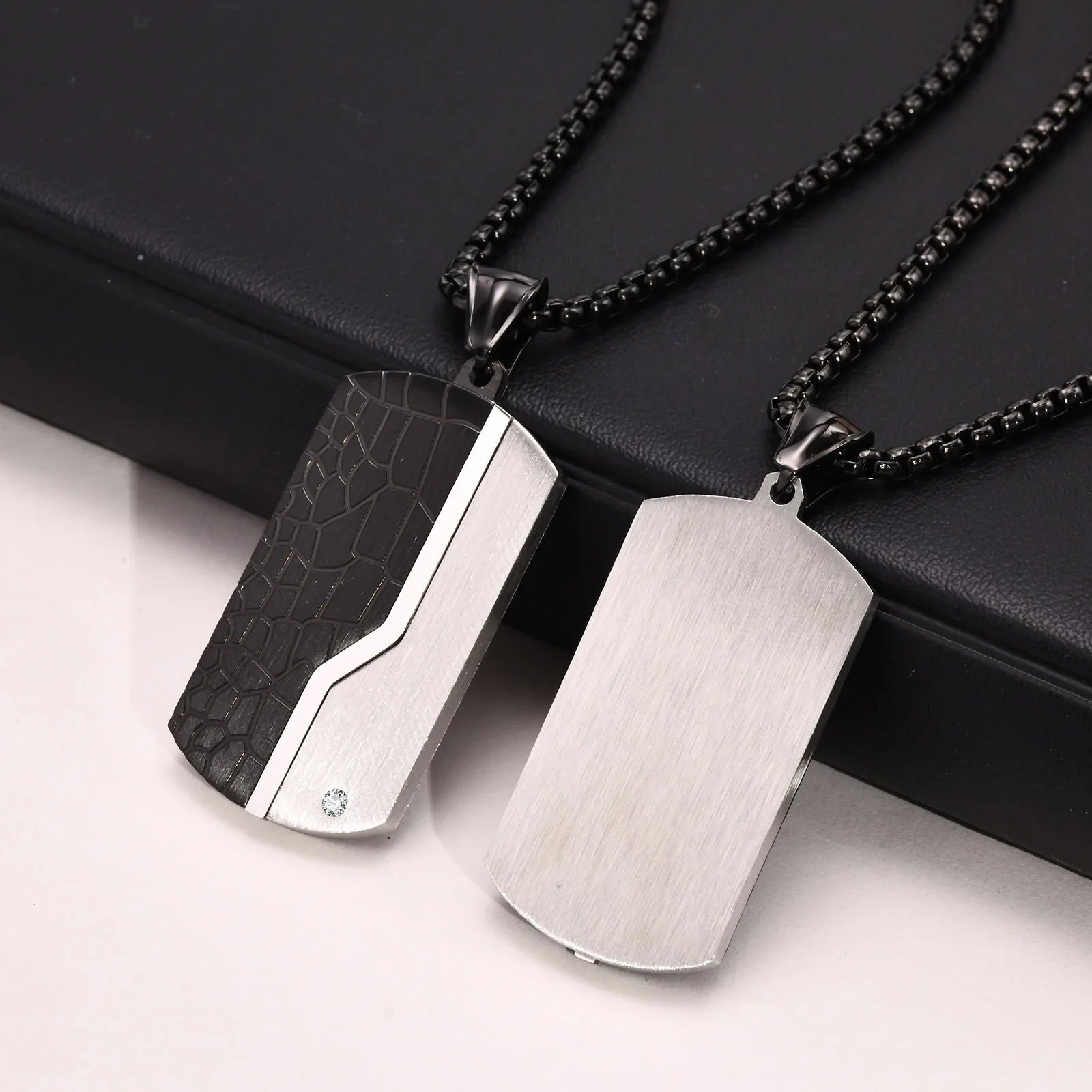 Modern Dog Tag Pendant Necklace – Stainless Steel Men’s Jewelry Gift for Valentine’s, Wedding, or Birthday