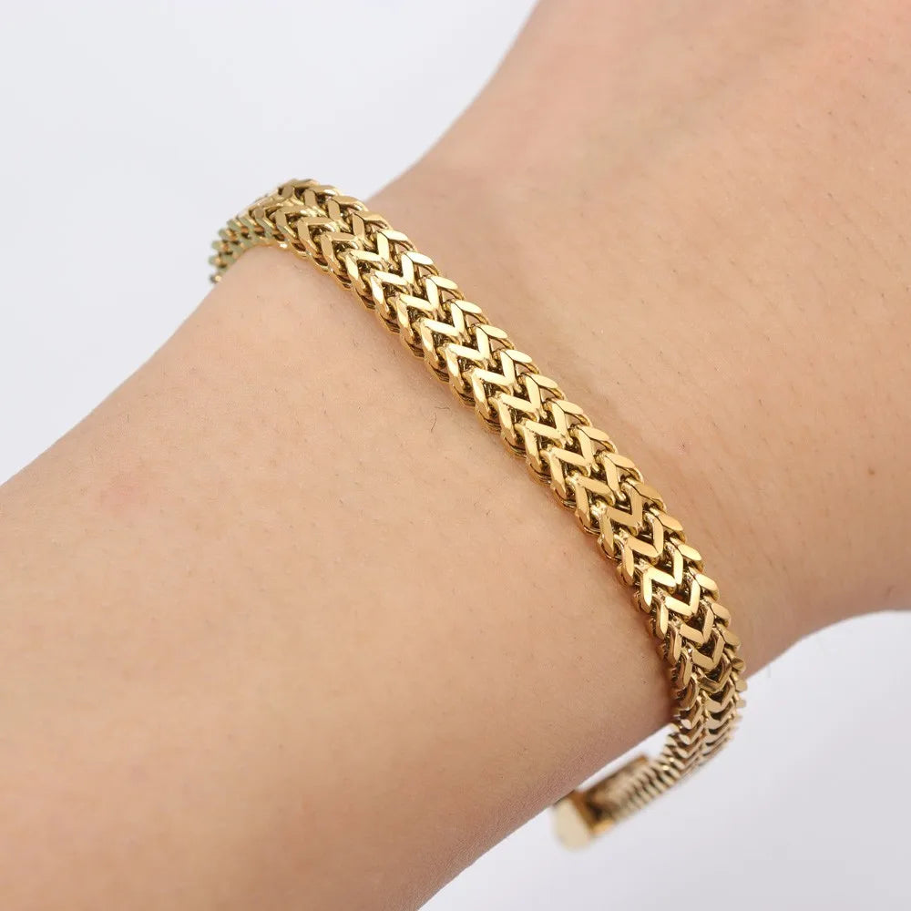 Gravín Minimal Cuban Chain Bracelet – Bold Buckle Edition