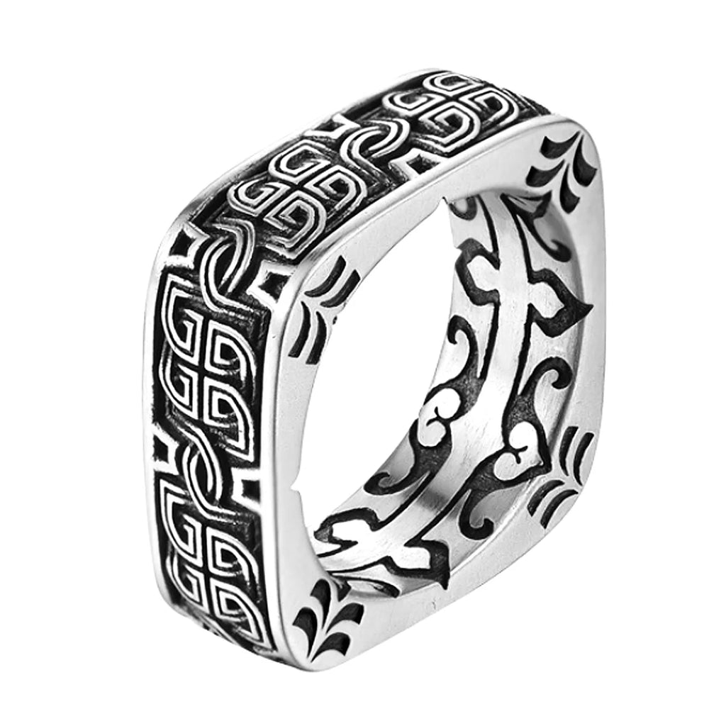 Gravín Retro Royal Ring – Square Band with Classical Gold Pattern