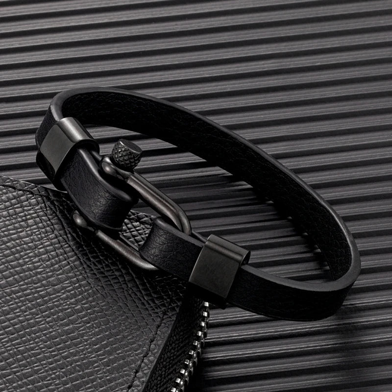 Industrial U-Lock Leather Bracelet – Gravín Steel Line