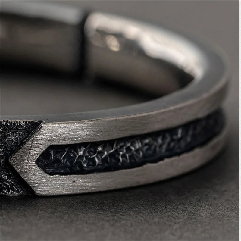 Forged Contrast Cuff – Matte Black & Textured Gold | Gravín Blackline