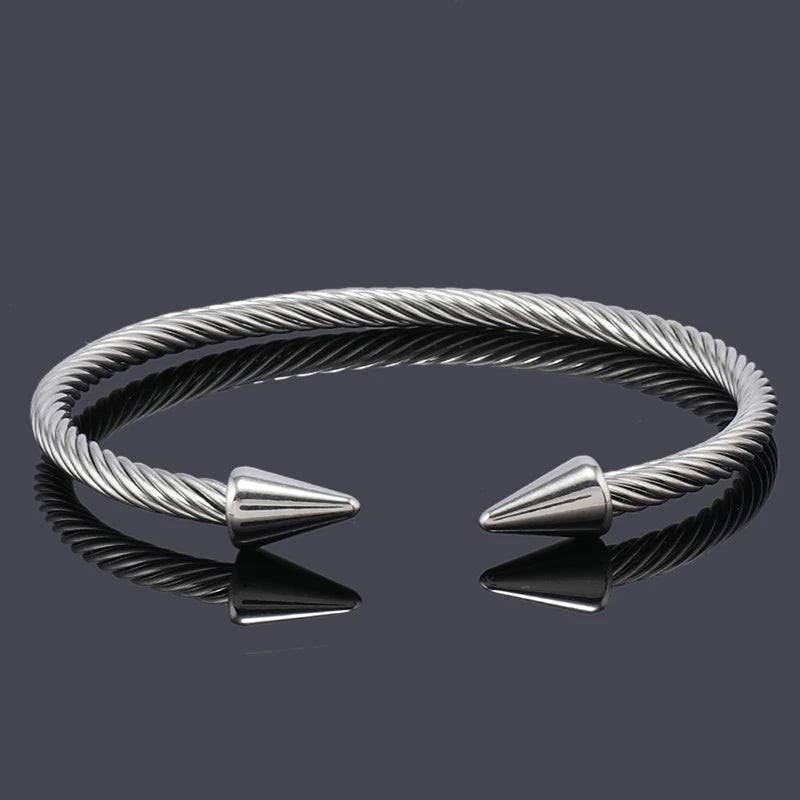 Luxury Arrowhead Cuff – Twisted Stainless Steel Bracelet for Men & Women