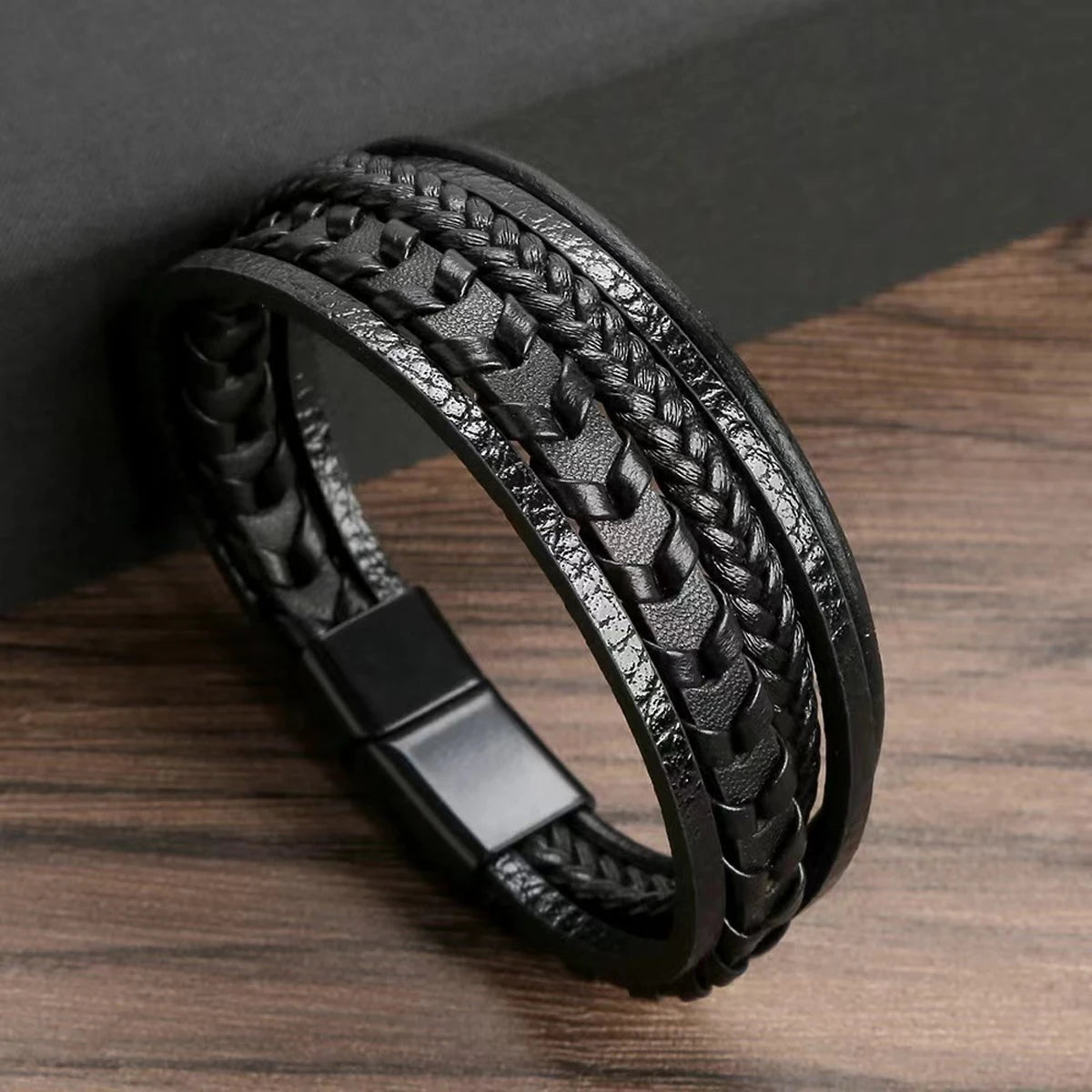 Gravín Noir – Multi-Layer Braided Leather Bracelet