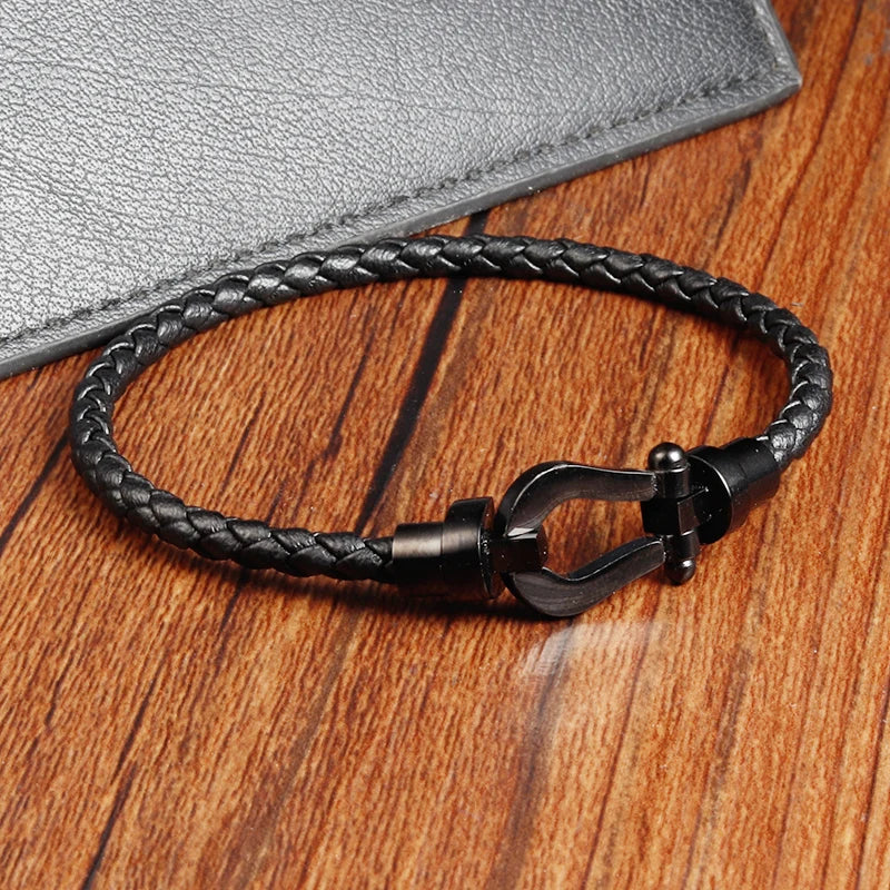 Matte Black Leather Rope Bracelet – Carabiner-Style Clasp | Gravín Core