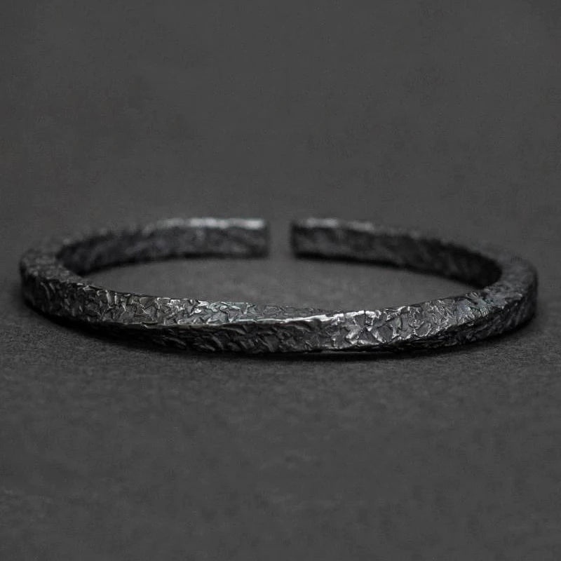 Gravín Obsidian Mobius Cuff – Raw Black Infinity Bracelet
