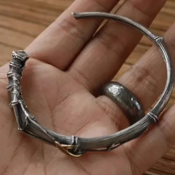 Gravín Vintage Bamboo Brass Bangle – Handcrafted Series