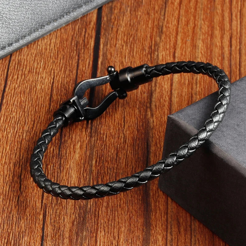 Matte Black Leather Rope Bracelet – Carabiner-Style Clasp | Gravín Core