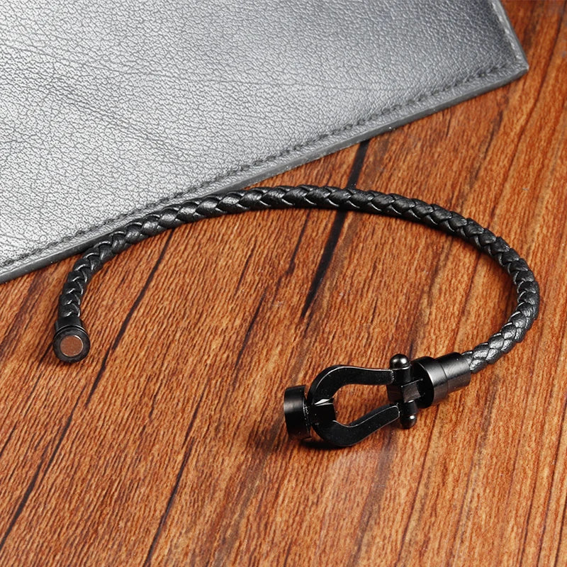 Matte Black Leather Rope Bracelet – Carabiner-Style Clasp | Gravín Core