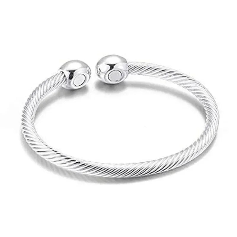 Gravín Steel Cuffs Collection – Modern Metal Bracelets for Men
