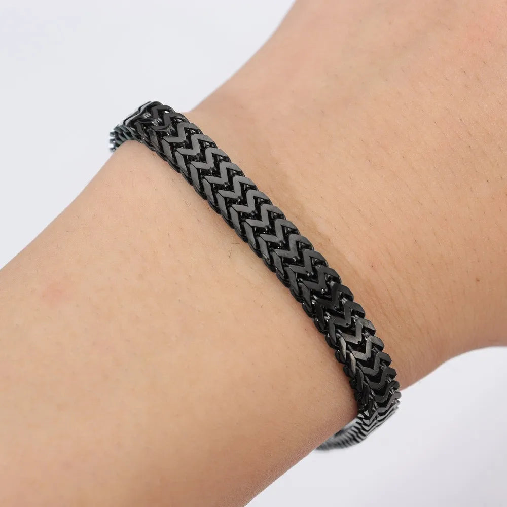 Gravín Minimal Cuban Chain Bracelet – Bold Buckle Edition