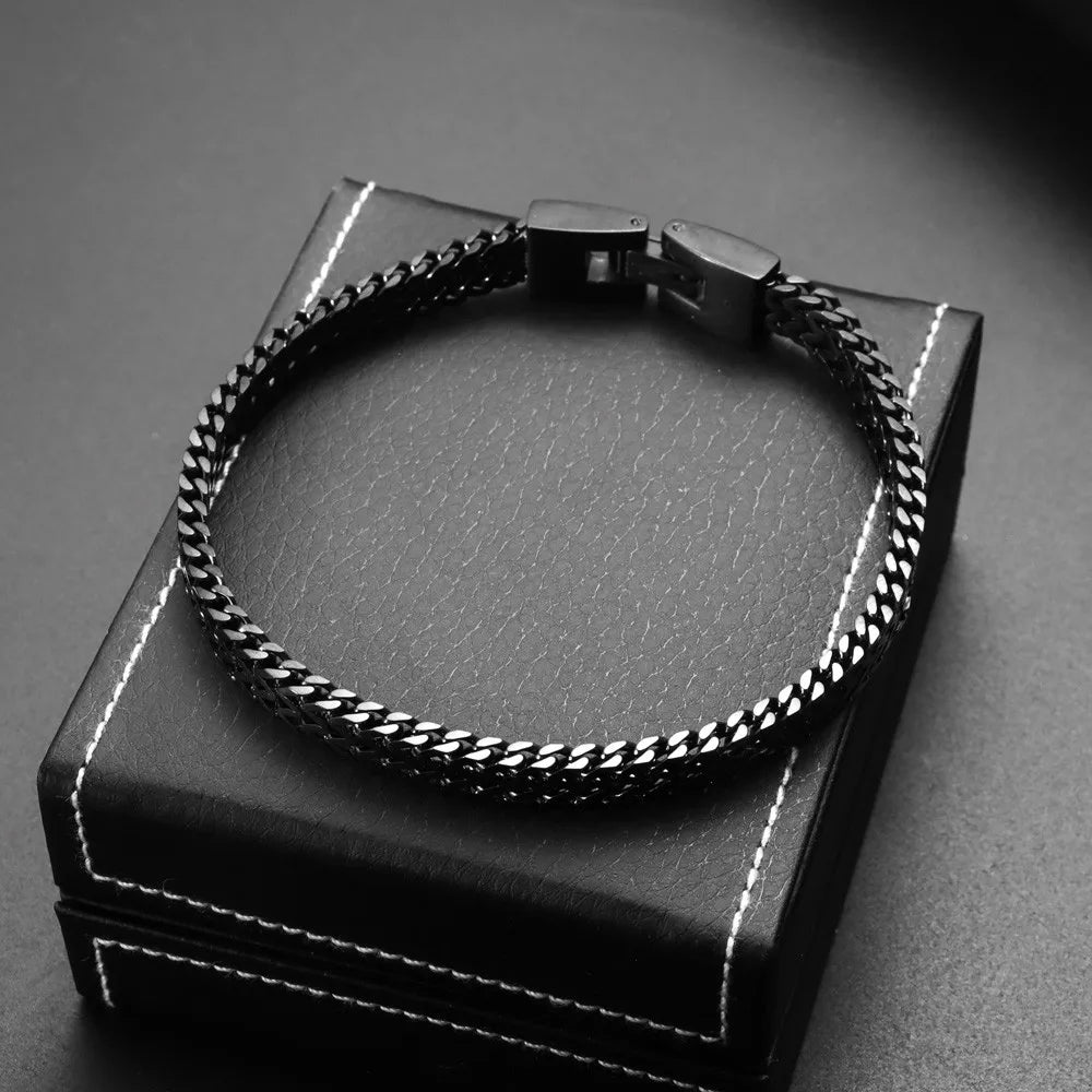 Gravín Minimal Cuban Chain Bracelet – Bold Buckle Edition