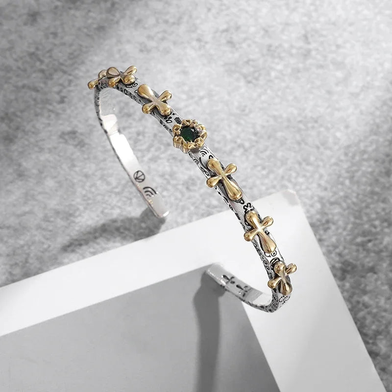 Gravín // Silent Heritage – Carved Stories Collection