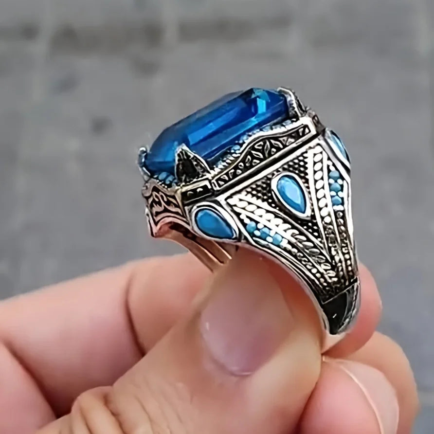 Gravín Royal Blue Ring – Turkish Craftsmanship with Aquamarine Flair