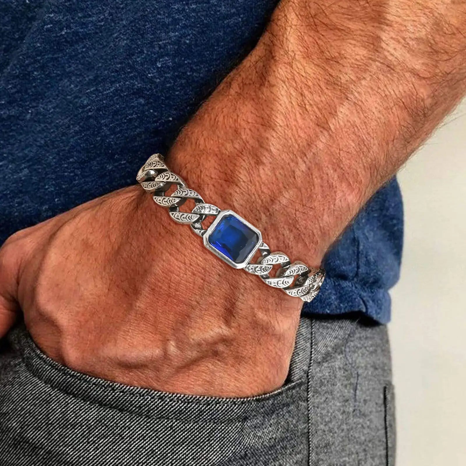 Gravín Cuban Chain Bracelet with Blue Gemstone – Bold Geometric Luxury