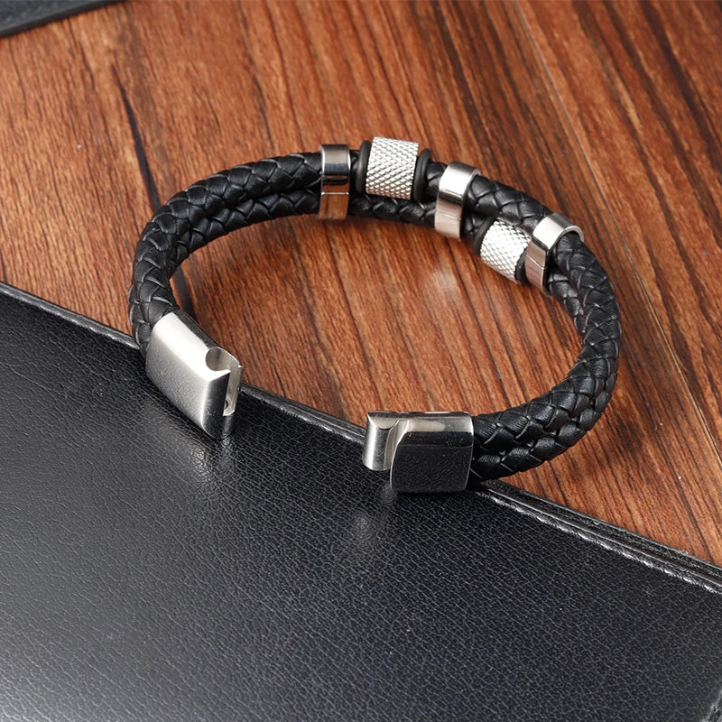 Gravín Steel Grip Leather Bracelet