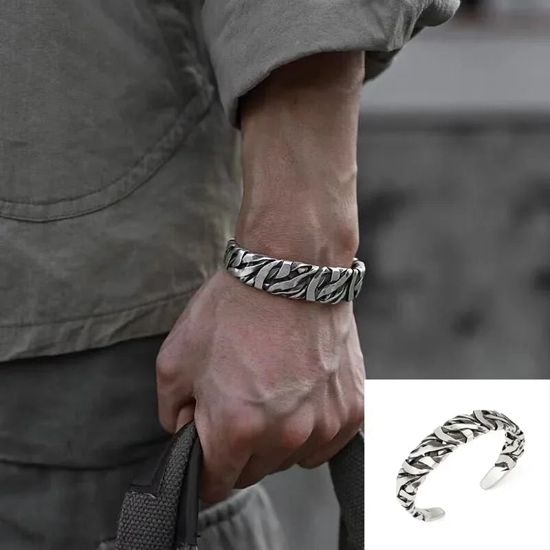 Gravín // Silent Heritage – Carved Stories Collection