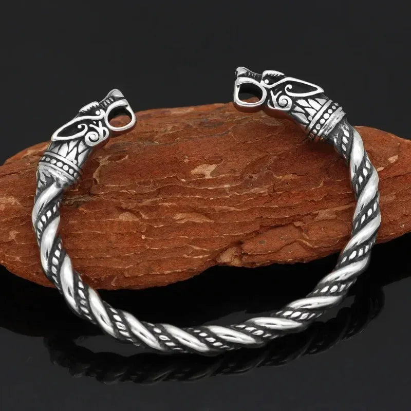 Gravín Steel Cuffs Collection – Modern Metal Bracelets for Men