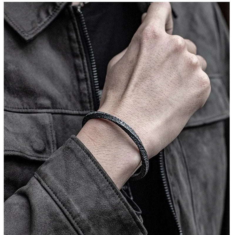 Gravín Obsidian Mobius Cuff – Raw Black Infinity Bracelet
