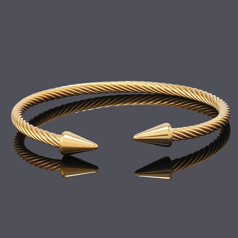 Luxury Arrowhead Cuff – Twisted Stainless Steel Bracelet for Men & Women
